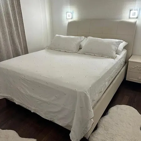 Deluxe With Garage, Appartamento Zara