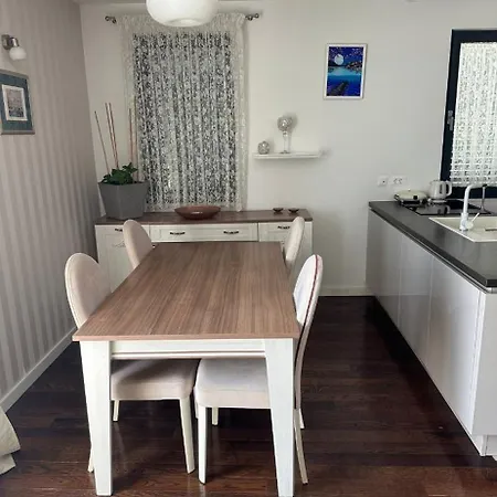 Appartamento Deluxe With Garage, Zara