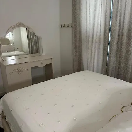 Deluxe With Garage, Appartamento Zara